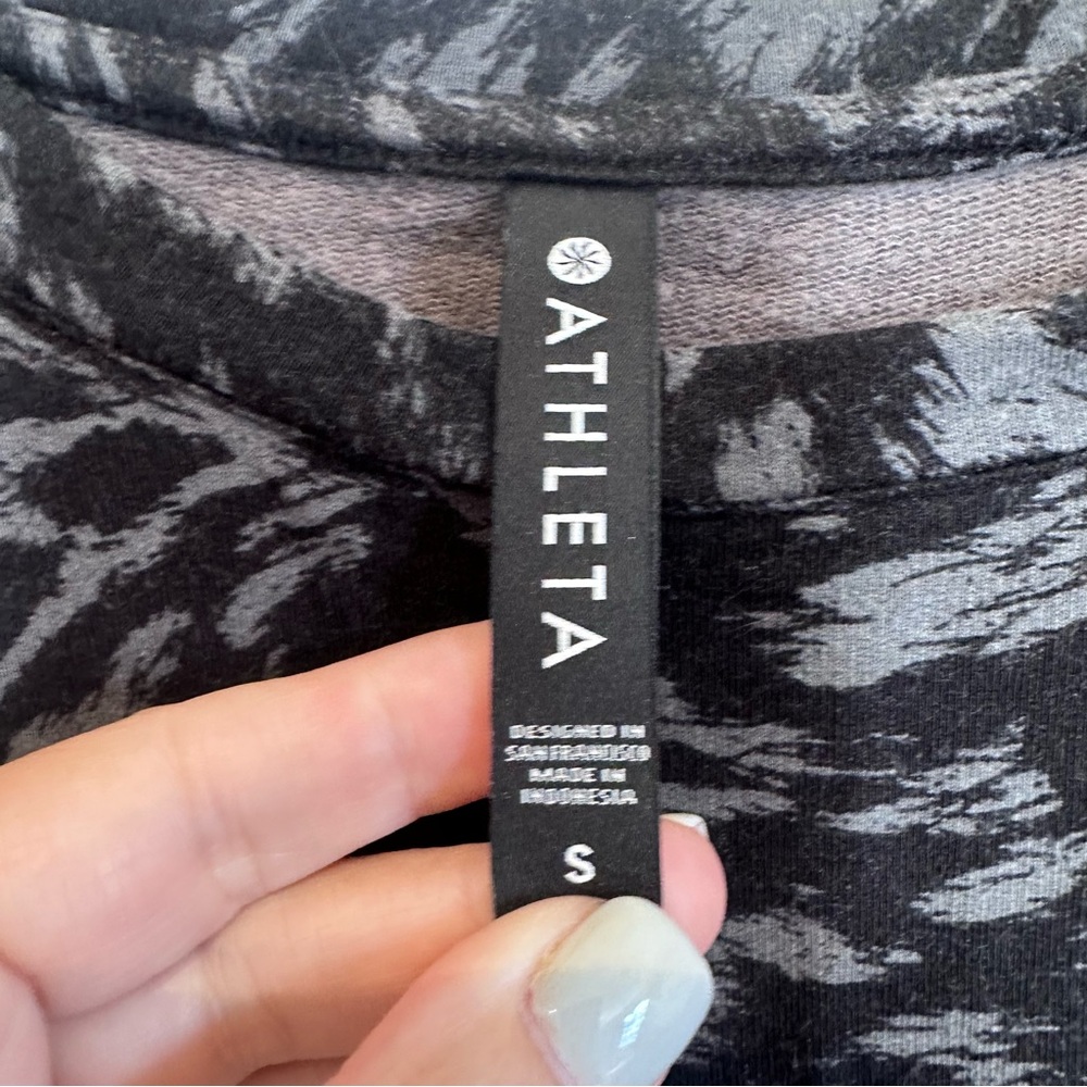 Athleta studio to street black Lynx pullover sweatshirt size small - Picture 2 of 4